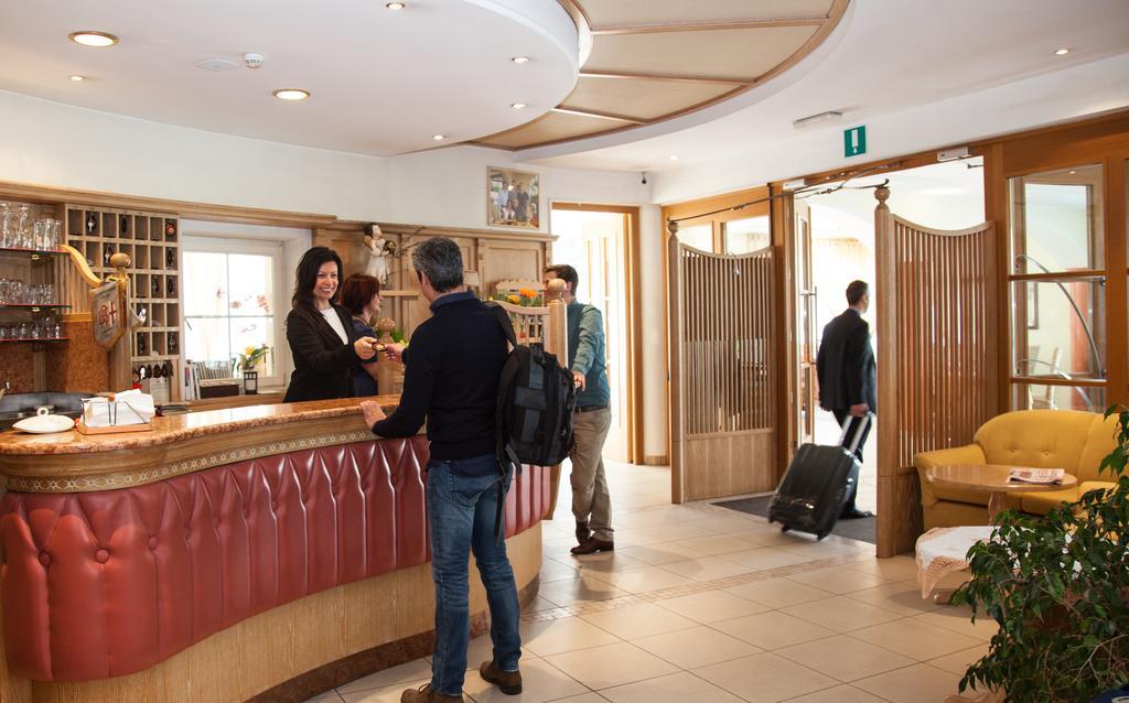 Hotel Comfort Erica Dolomiti Val D'Adige Salorno Bagian luar foto